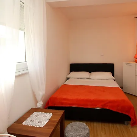 Koritnik Apartment *