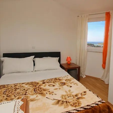 Koritnik Apartment *