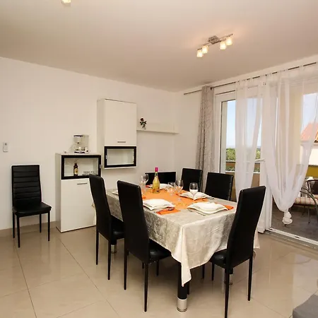 Koritnik Apartment