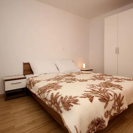 Apartment Koritnik Punat