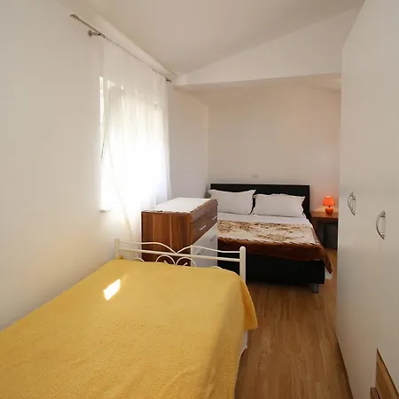 Koritnik Apartment *